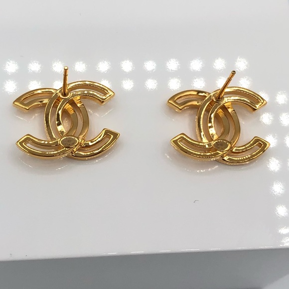 NEW Obazine Chanel CC Gold Color Earrings - Picture 10 of 15